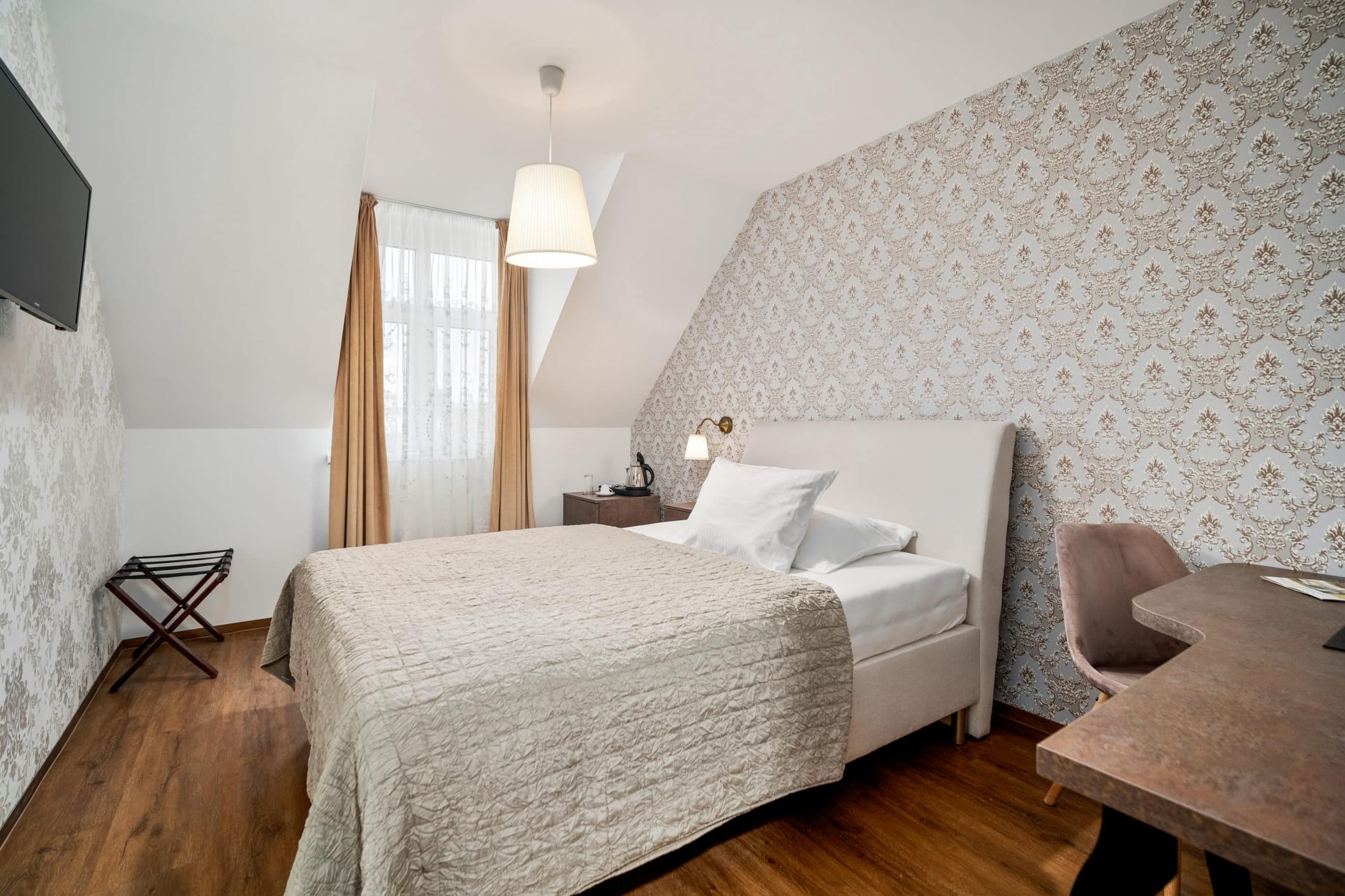 Hotel MAXPLAZA — photograph from the official website